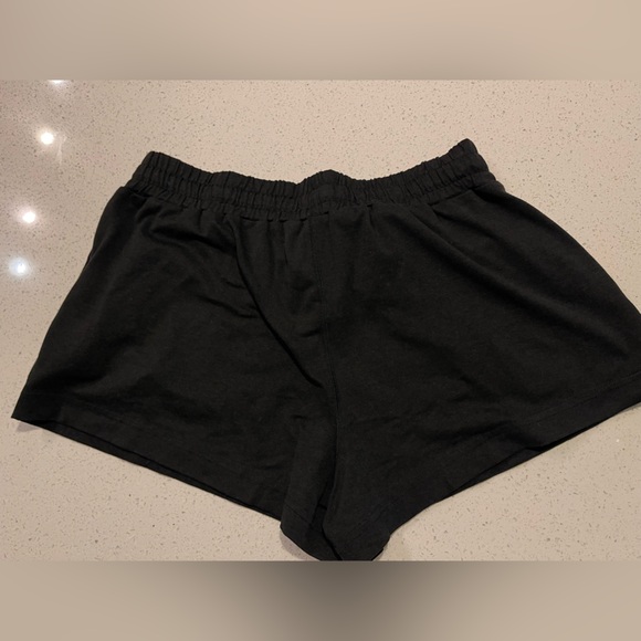 Vuori Halo Performance Shorts - Picture 4 of 4